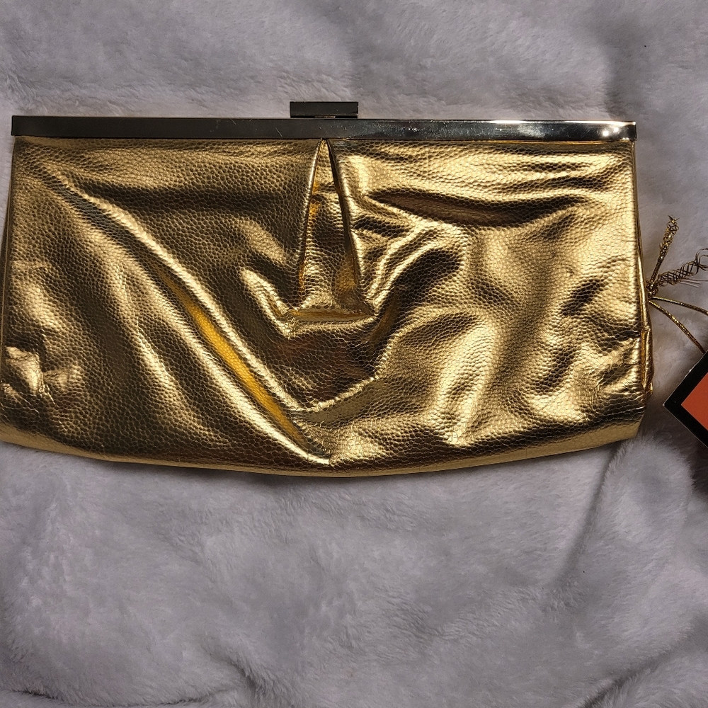 Michael Kors clutch Read Full Post - Picture 4 of 5